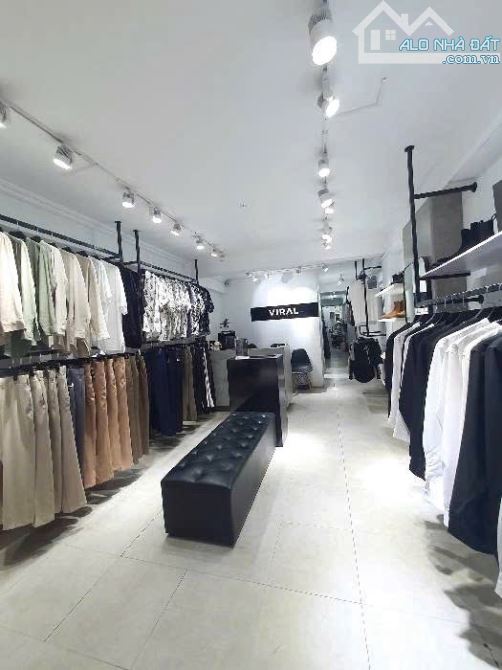 Mặt Phố Đông Các, Đống Đa, Lô góc thoáng, 8 tầng Thang máy, DT: 84m2 giá 34.5 tỷ