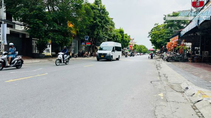 Mặt đường Trần Nhân Tông (ngay ngã 6 Quán Trữ) - 130m2 - ngang 4m - 3 tầng - giá 12,5 tỷ