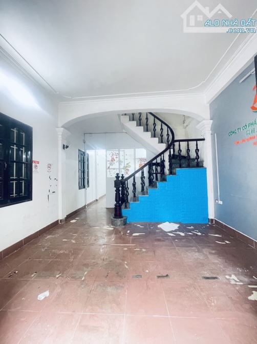 PL VỈA HÈ PHẠM THẬN DUẬT - OTO TRÁNH - KD VP - 45M² - 4 TẦNG - 20.5 TỶ (8CG203039)
