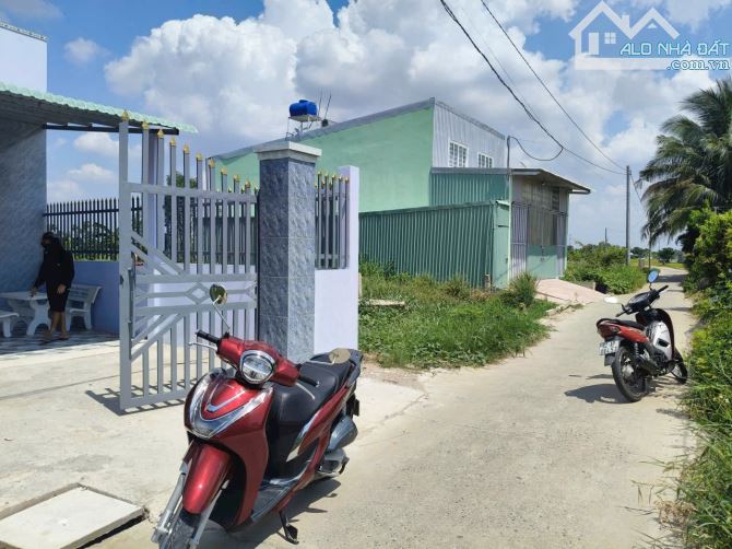 Nhà Thạnh Đức Bến Lức 150m2 đường ô tô giá 1tỷ290