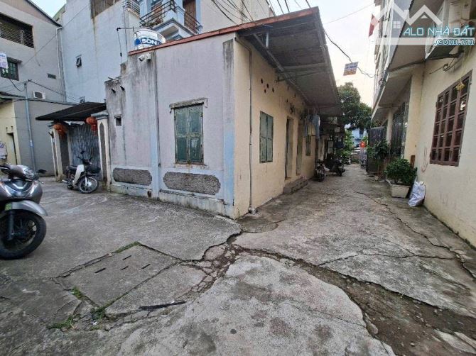 BÁN ĐẤT TẶNG NHÀ C4 – TT TRÂU QUỲ, GIA LÂM, 40m2, 4,5 Tỷ