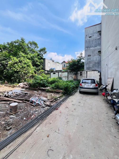 BÁN ĐẤT_ THỊ TRẤN TRÂU QUỲ- NGỖ XUÂN QUẢNG vài bước chân- Ô TÔ ĐỖ CỬA_ 34m2 , giá 4,8 Tỷ