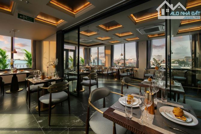 Chủ ngộp Bank giảm 100 tỷ - Khách sạn 5* Phố Cổ - 560m2 - 11 tầng - MT 25m - 1680 tỷ