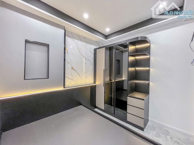 NHÀ TRỆT LỬNG KIẾN TRÚC HIỆN ĐẠI MỚI XÂY - 3 PHÒNG NGỦ - TẶNG NỘI THẤT - LỘ ÔTÔ.CÁCH ĐH Y - 10