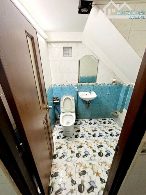 (4pn-3wc), có sân để xe + sân thượng, HXH 230/5 Cao Thắng, Q10 - 10
