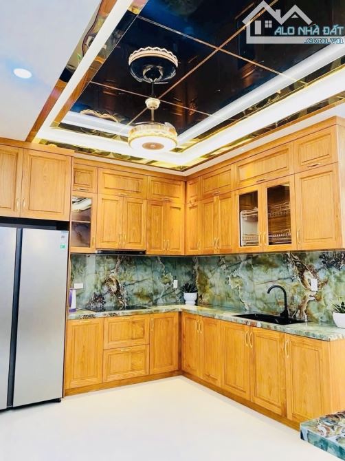 Bán nhà MT hẻm Huỳnh Tấn Phát, Nhà Bè, 6x14m, Oto đỗ cửa, Nhỉnh 9 tỷ - 11