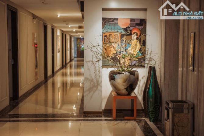 Chủ ngộp Bank giảm 100 tỷ - Khách sạn 5* Phố Cổ - 560m2 - 11 tầng - MT 25m - 1680 tỷ