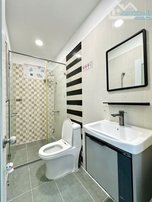 Bán nhà đẹp KTT Thanh Xuân Bắc! 45m2 x 4T chỉ 7..tỷ - Dân xây - Phân lô cán bộ - Ngõ thông - 1