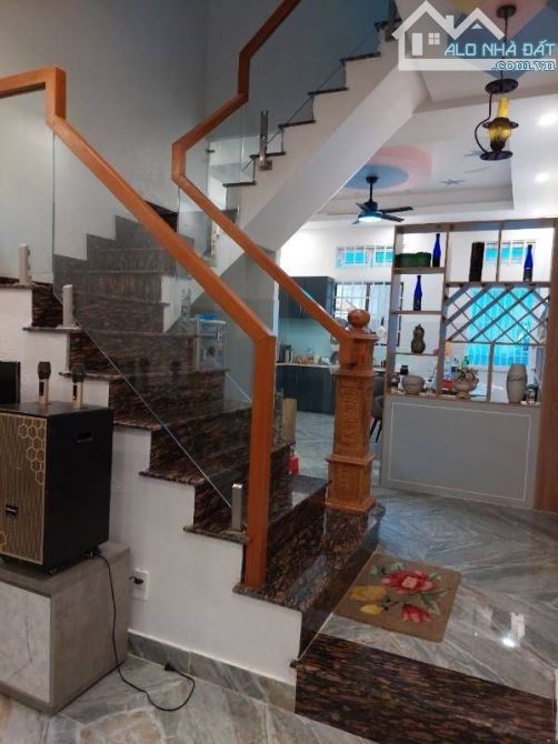 Bán nhà Bình Thạnh DT ~90m2 chưa tới 90 triệu/m2 - hẻm xe hơi sát mặt tiền, giáp trục PVĐ - 1