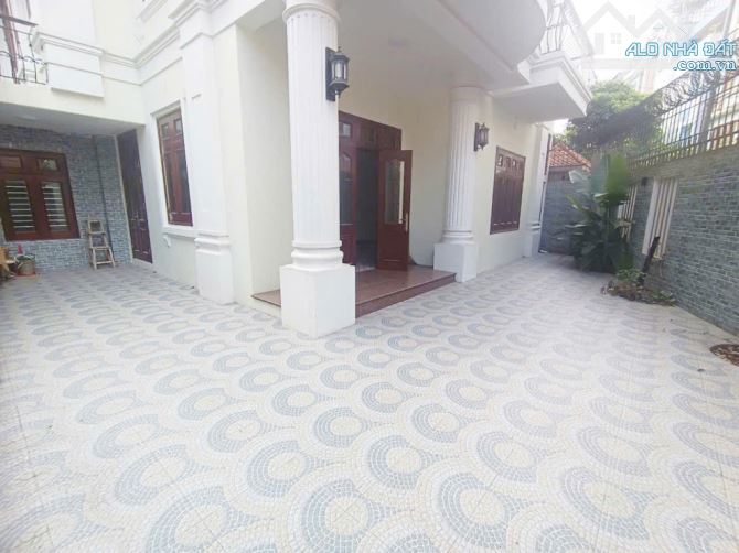 Cho thuê biệt thự Tố Hữu, Hà Đông. DT 210m2, 4 tầng thang máy. Lô góc 2 mặt thoáng - 1