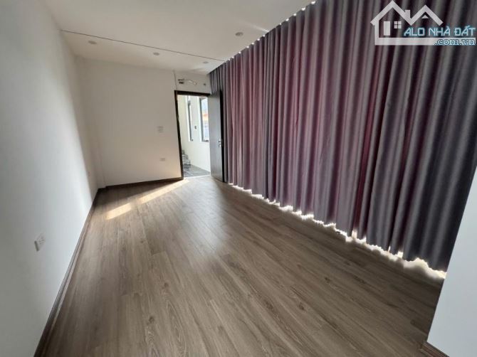 Nhà Thạch Bàn,DT 40m X 6 tầng, Thang máy, ngõ to giá 8 tỷ - 1
