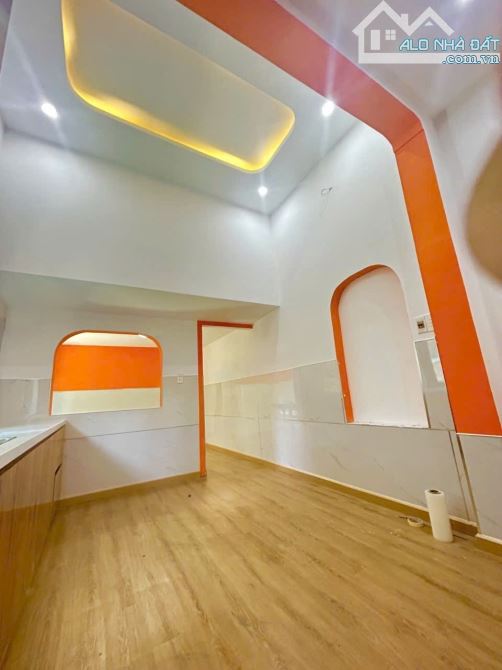 Bán gấp nhà đẹp kiệt lớn Nguyễn Công Trứ 81m2 - 1