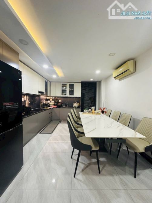 Bán Nhà Đẹp Quận 5 – Vị Trí Trung Tâm, Giá Hấp Dẫn - 1