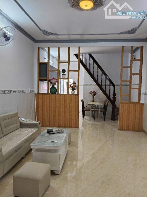 Bán gấp! Nhà Vuông 2 mặt hẻm DTSD 61m2 – Nguyễn Ảnh Thủ Q12 - 1
