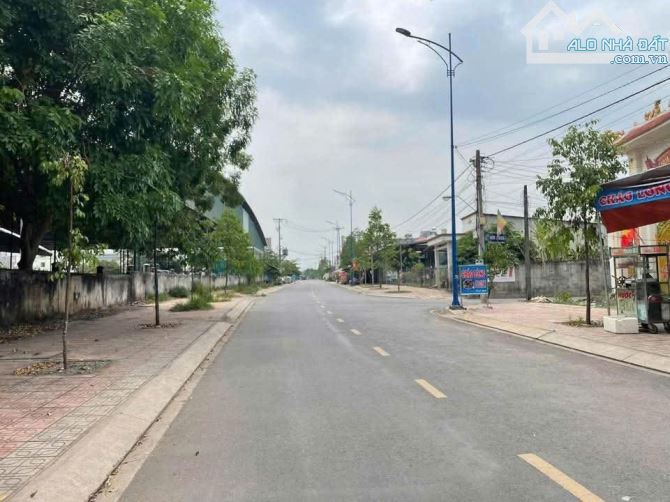 Mặt tiền DT 769 kết nối sân bay - cách cầu Cát Lái 800m - sổ sẵn - giá 1tỷ6 thương lượng t - 1