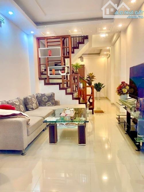 NHÀ ĐẸP ĐÔNG NGẠC - DT33M2 - 5 TẦNG -GIÁ HƠN 6 TỶ - NGÕ THÔNG THOÁNG - ĐỂ Ở KINH DOANH - 1