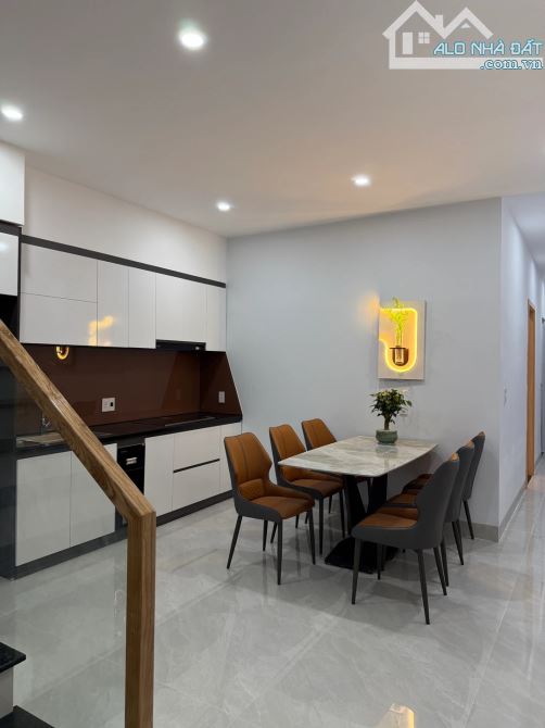 NHÀ 2 TẦNG MỚI ĐẸP FULL NỘI THẤT _ĐƯỜNG TRẦN HỮU TRANG_DT 81M2_NGANG 4.5M_CHỈ 7.9 TỶ - 1