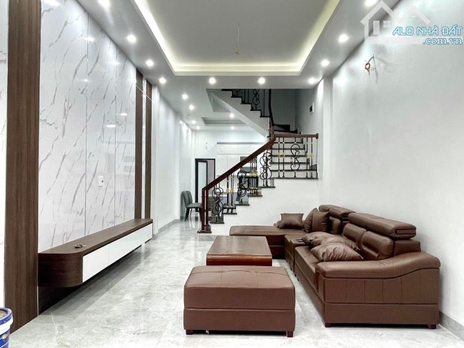 BÁN NHÀ 4 TẦNG NGÕ PHỐ NGÔ QUYỀN - TP HẢI DƯƠNG