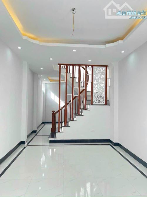 Rẻ nhất khu vực ngay cạnh ĐH TDTT, ô tô vào sát cửa. DT 34m2x3 tầngx4 ngủ. giá 2,75 tỷ - 1