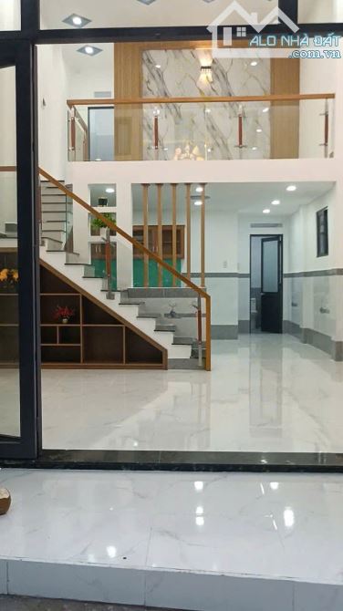 Nhà đẹp mới diện tích khủng 5mx13m 1 trệt 1 đúc lửng đường 4m thới tam thôn 16 hm - 1