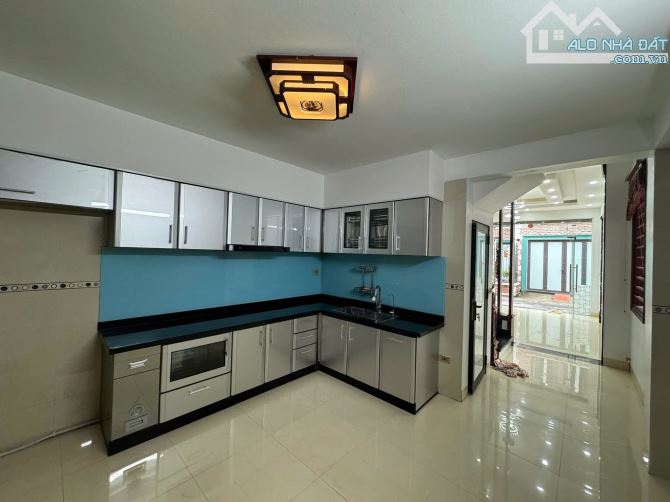 BÁN NHÀ ĐỨC GIANG - LÔ GÓC - Ô TÔ TRÁNH - GIÁ 10 TỶ HƠN - 1