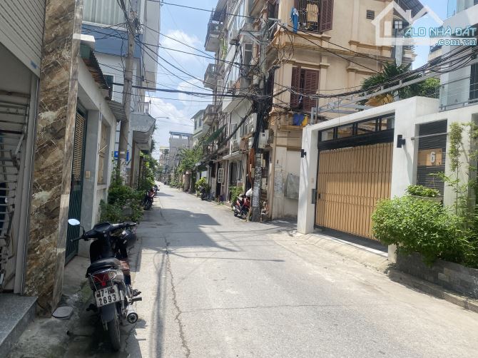 Nguyễn Văn Linh - Long Biên, SĐCC, 92m, mt5.8m, giá 13.5 tỷ, ô tô tránh - 1