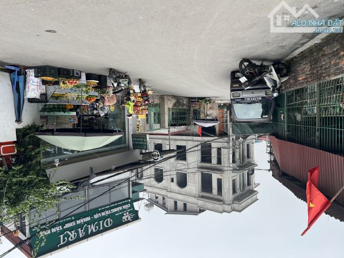 BÁN ĐẤT TẶNG NHÀ CẤP 4 ĐẠI ĐỒNG, ĐẠI MẠCH, ĐƯỜNG TRẢI AFPHAN OTO ĐỖ CỬA. - 1