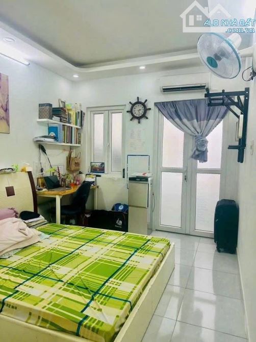 Cần bán gấp căn nhà đường Trần Đình Xu, Quận 1 - 1