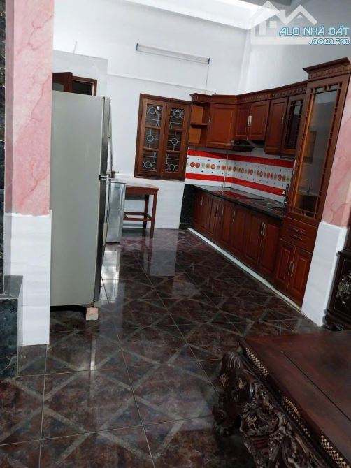 Cho thuê nhà nguyên căn ngõ 6 Ngọc hà, DT 100m2 x3 tầng, 3 ngủ, giá 15 triệu/tháng - 1