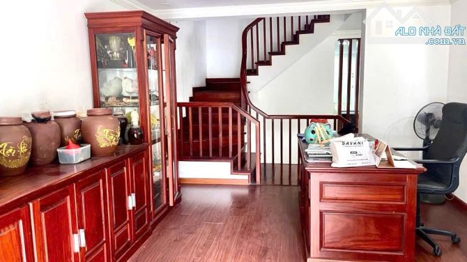 BIỆT THỰ VIP NGAY TRƯỜNG TH NGÔ QUYỀN- GẦN 200M2- KHUÊ TRUNG- SÁT BỜ SÔNG THĂNG LONG - 1