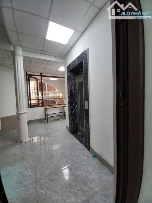 25 Tỷ nhà Kim Mã - Ngọc Khánh, 75m - 6 tầng, thang máy, mặt tiền 6m, ô tô tránh