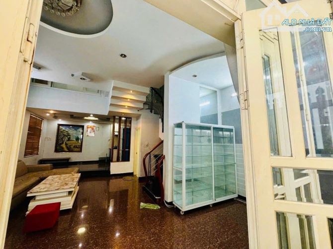 Cho thuê nhà 3 tầng kiệt đường Tiểu La, Hoà Cường Bắc. Diện tích 53m2. Giá 10 triệu - 1