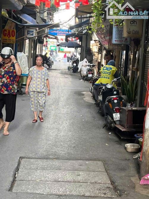 Cho thuê nhà nguyên căn Kinh doanh ngõ 222 Lê duẩn, DT 30m2 x 3,5 tầng, giá 10 triệu. - 1