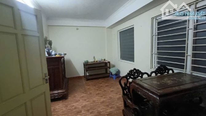 Bán nhà mới 5 tầng Lĩnh Nam 30m2, Nhỉnh 5 tỷ, 20m ô tô tránh - 1