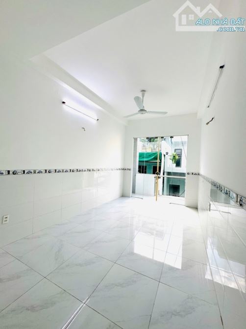 Bán nhà 5 tầng Hoàng Diệu, Phường Khánh Hội, DTSD gần 180m2, cho thuê 20tr/tháng, hơn 6 tỷ - 1