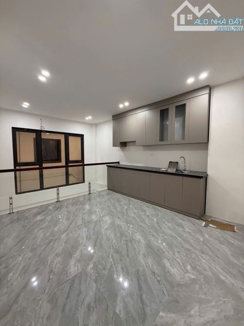 📢📢📢Nhà Mới 6 Tầng Mặt Cổ Linh đi vào 20m Đẹp Như Hình - 1