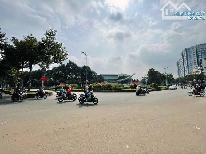 Bán nhà Bình Thạnh - hẻm 8m - 92m2 - nở hậu - 3 tầng kinh doanh - 1