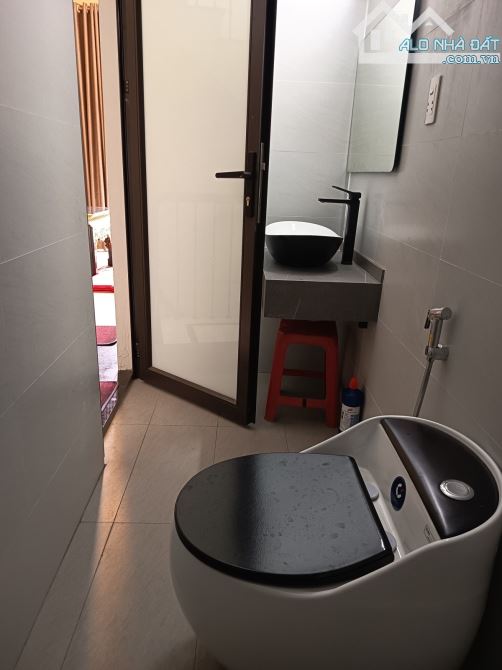 Bán nhà đẹp chỉ hơn 10 tỷ,phân lô,vỉa hè chỉ cách đường Hoàng Quốc Việt kéo dài 20m - 1