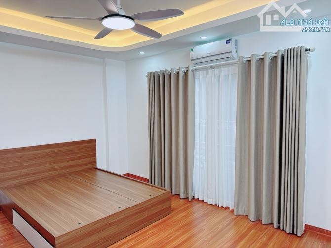 Bán nhà Ngô Gia Tự, Long Biên: 32m2, 5 tầng, hơn 5 tỷ, ở ngay, ô tô, full đồ, ngõ thông - 1