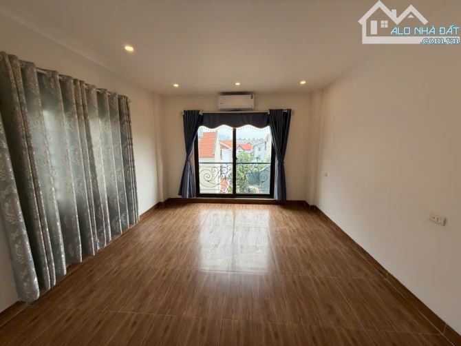 Bán nhà riêng Nguyễn Văn Linh, Thạch Bàn, Long Biên, 5,8 tỷ, 34,5 m2,ô tô đỗ cửa - 1