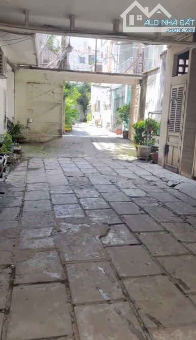 Bán nhà hẻm xinh 3 tầng đường Phan Văn Trị - 6x12m - giá chỉ 11 tỷ - 1