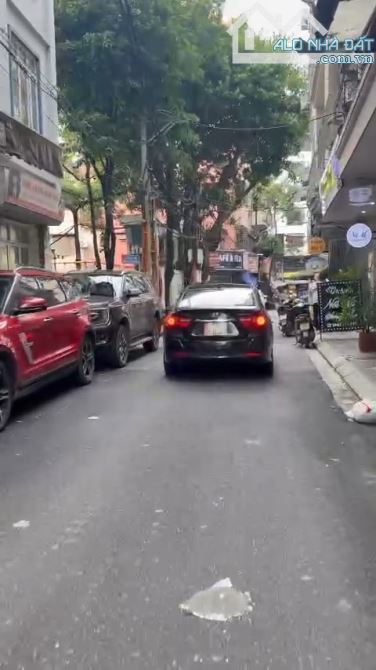 Ô TÔ TRÁNH - VỈA HÈ - NGUYỄN THỊ ĐỊNH - HOÀNG NGÂN - 5 TẦNG 1 TUM - Ô TÔ DỪNG ĐỖ 24/7 - 1