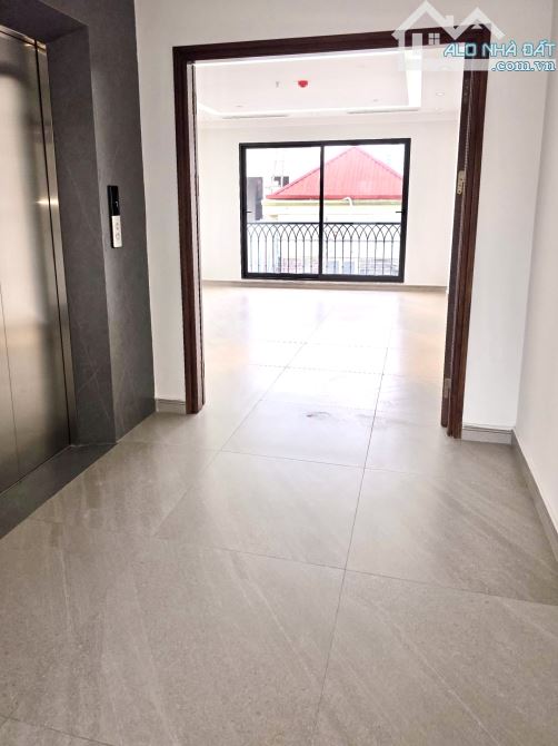 Phân lô La Thành, vỉa hè, ô tô tránh đỗ, kinh doanh, 5T thang máy, 2 thoáng, gara, 69m2 - 1