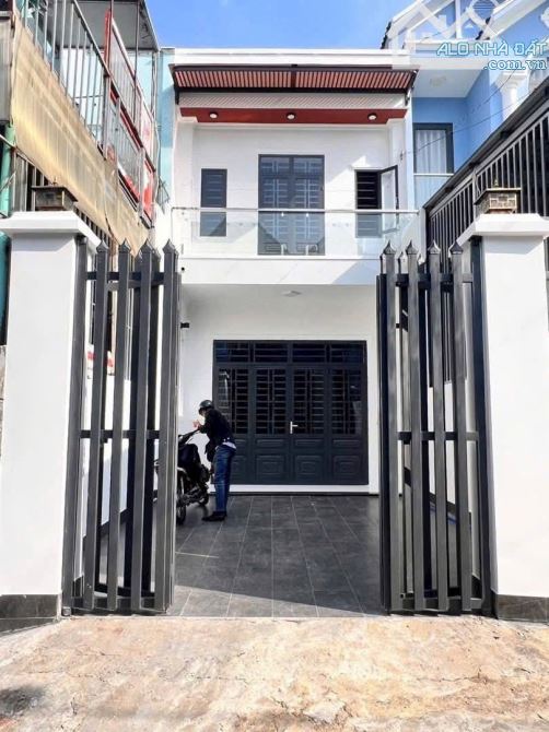 NHÀ PHÚ HÒA – CÁCH ĐH TDM 500M 4.45 x 25m, thổ cư 70m², xây 140m² – Full nội thất cao cấp - 1