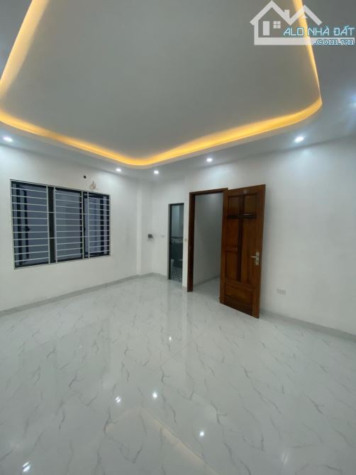 Bán nhà mới kính coon Dương nội,lô góc, cách ô tô vài bước - 1