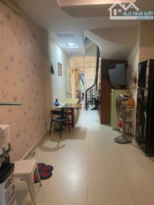HẺM XE HƠI 1 CĂN RA MẶT TIỀN  4 TẦNG BTCT 56M2 - 1