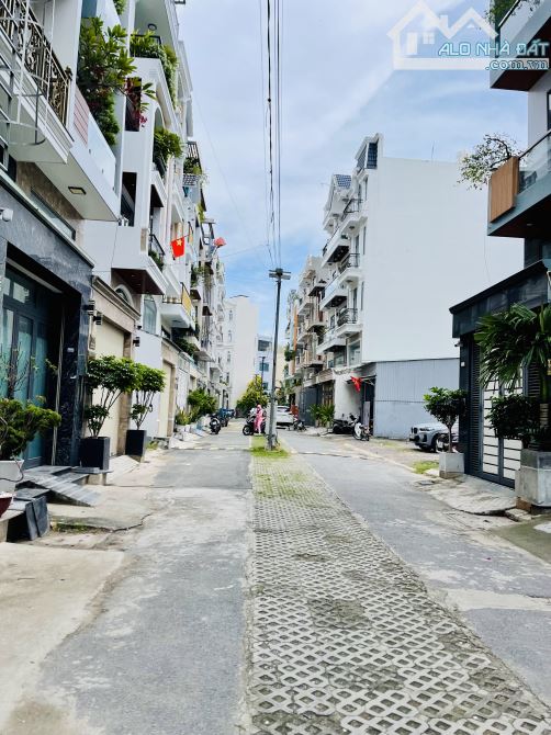 Bán nhà 3 tầng Phạm Văn Chiêu, An Hội Tây, Gò Vấp, hẻm ô tô 8m, 56m2, khu đồng bộ, 7 tỷ 6 - 1