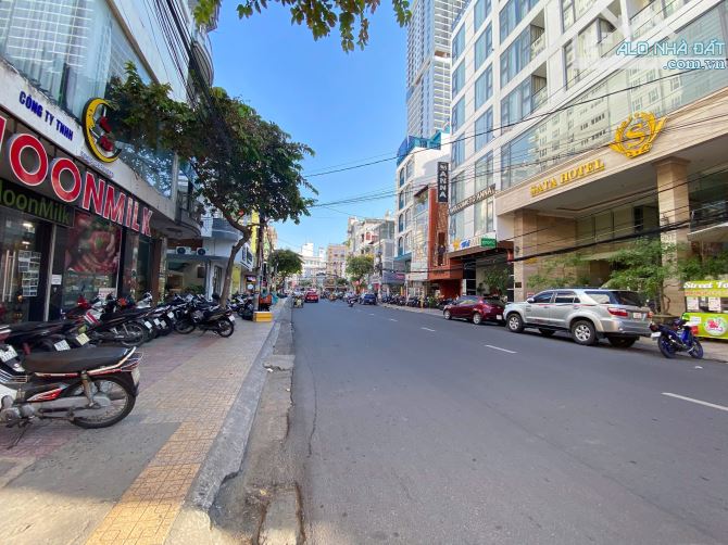BÁN CĂN 2 Mặt Tiền Nguyễn Thiện Thuật -Khu Phố Tây - 1