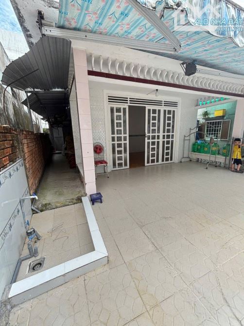 NỢ DÍ ! bán gấp căn nhà cấp 4 ở Đ.Hồ Văn Tắng , Tân Phú Trung 135m2 SHR giá chỉ 868 triệu - 1