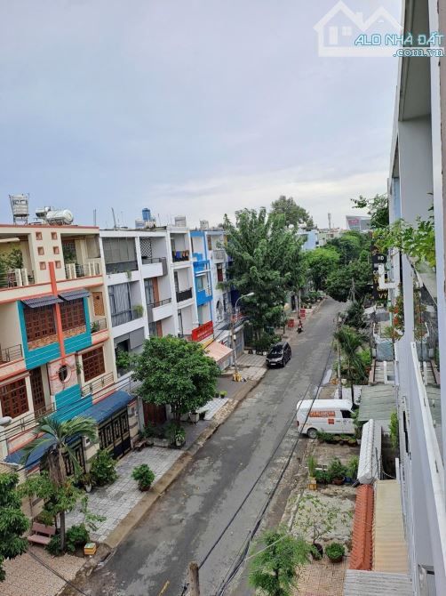 Nhà mặt tiền khu Tên Lửa đường 28, 100m2 ( 5 x 20 ) 5 TẦNG 5 PN ở và Kinh Doanh Văn phòng - 1